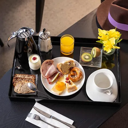 Otel Le Colombier 4*