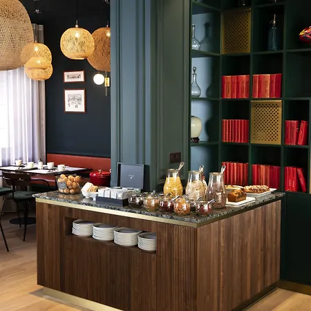 Le Colombier Otel 4*